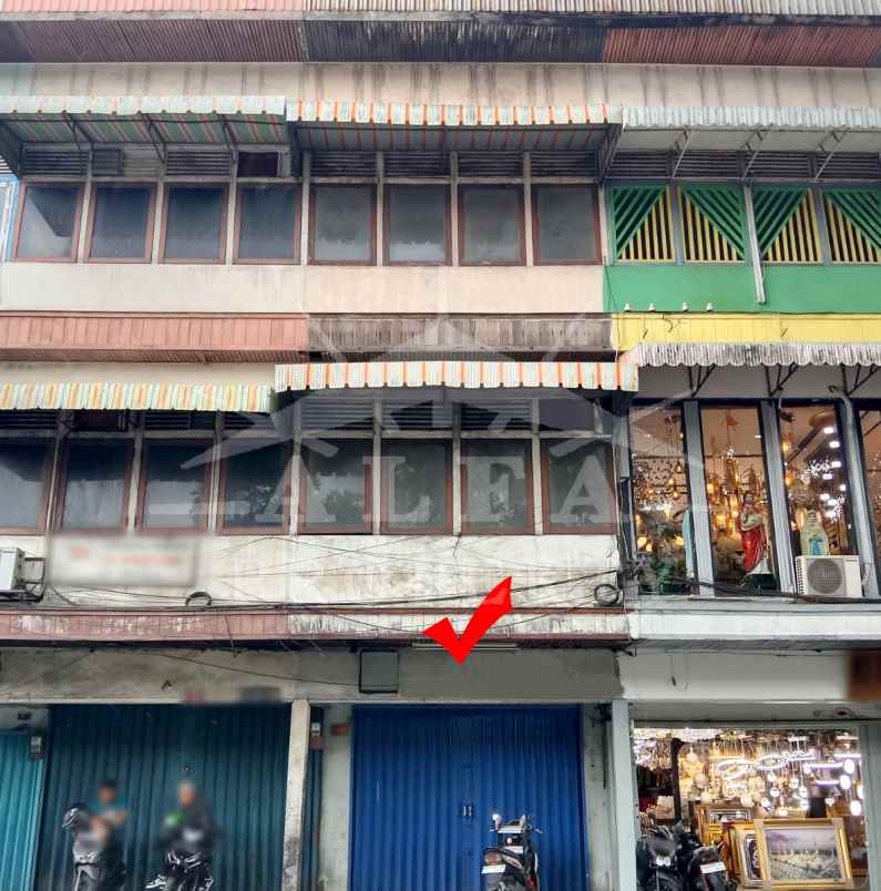 sewa harga miring ruko 3 lantai strategis pusat kota