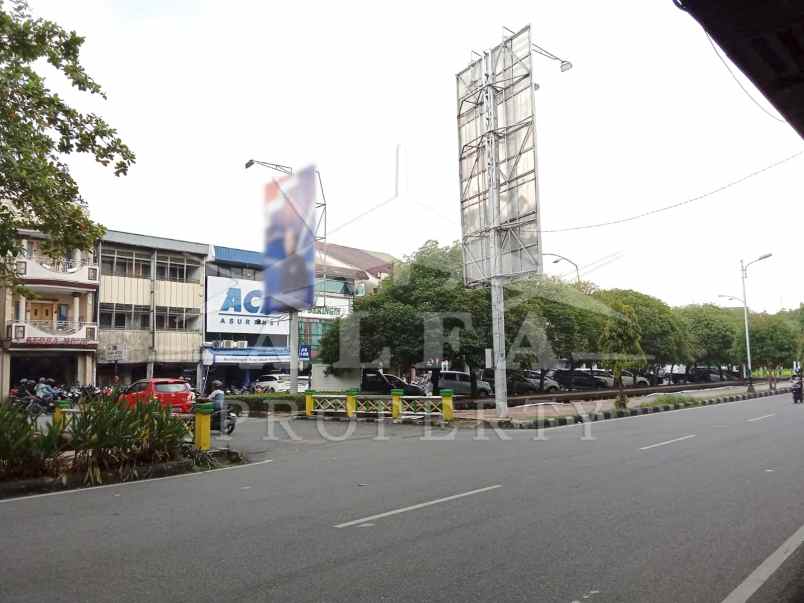 sewa harga miring ruko 3 lantai strategis pusat kota
