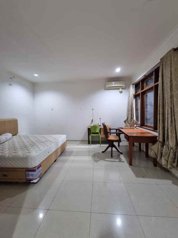 sewa rumah di kuningan jakarta selatan furnished