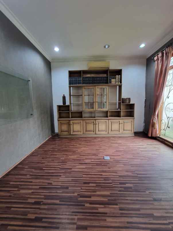 sewa rumah di kuningan jakarta selatan furnished