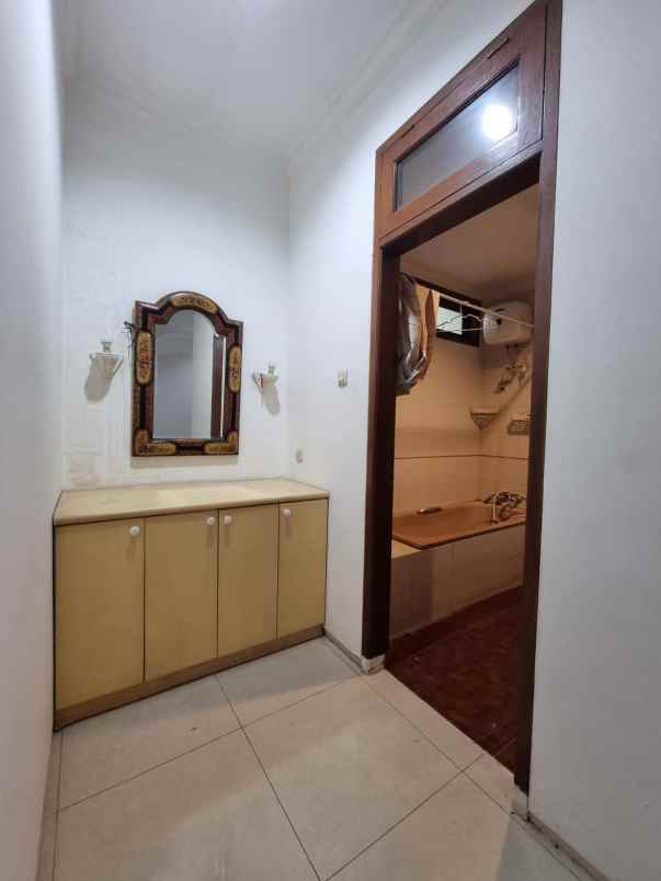 sewa rumah di kuningan jakarta selatan furnished