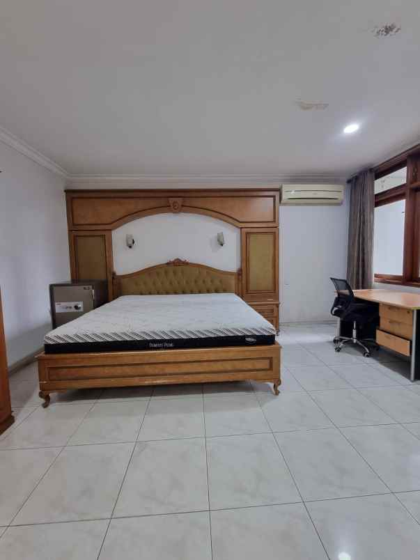 sewa rumah di kuningan jakarta selatan furnished