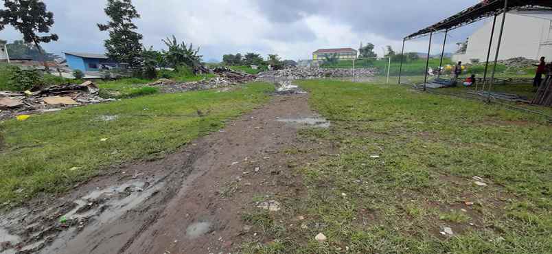 tanah terusan jalan holis