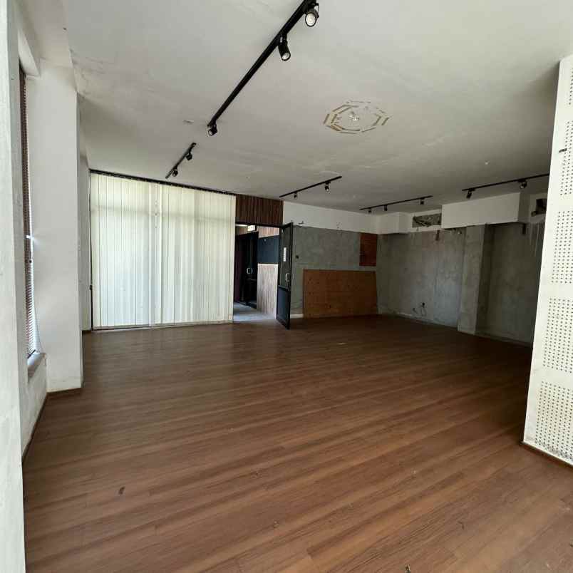 tempat usaha raya rungkut industri kidul strategis