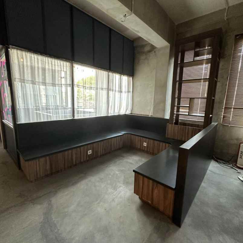 tempat usaha raya rungkut industri kidul strategis