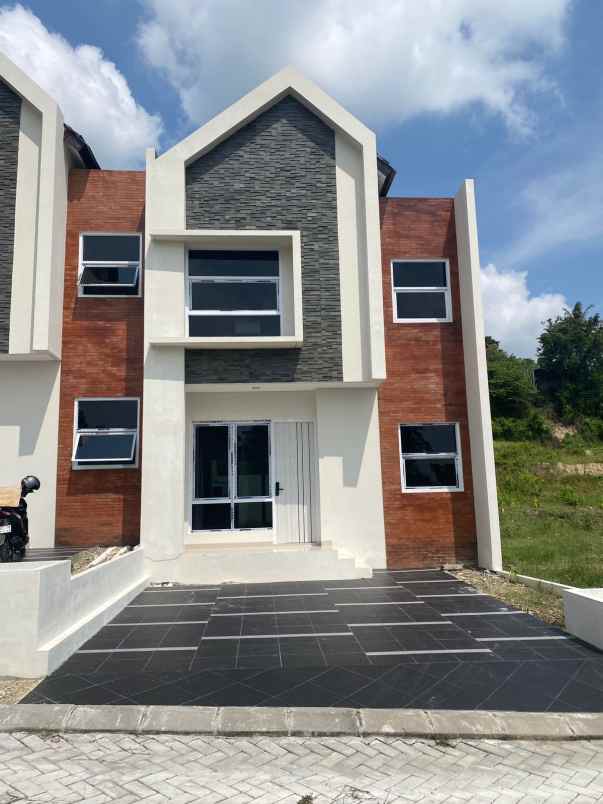 temukan kenyamanan dan kemewahan di hinggil mansion