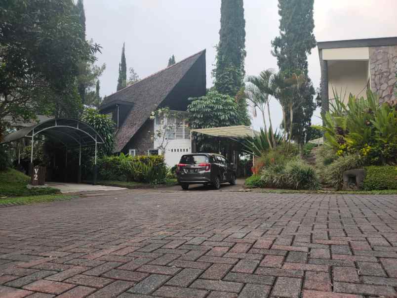 villa exclusive di club bunga butik resort kota batu