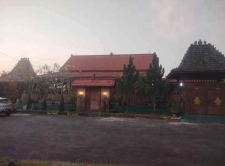 villa kayu di kawasan hunian elite view gunung ciremai