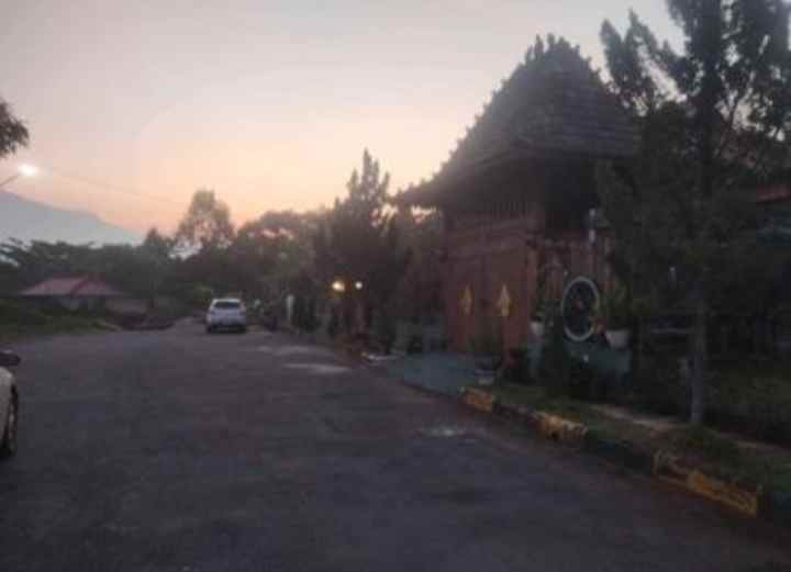 villa kayu di kawasan hunian elite view gunung ciremai