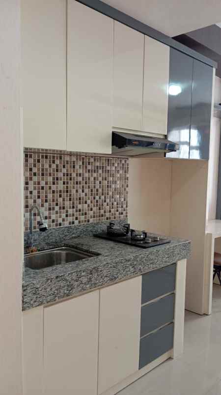 apartemen bale hinggil view pool suramadu