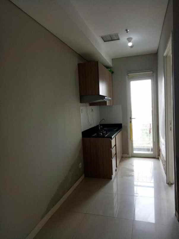 apartemen jl letjen s parman no kav