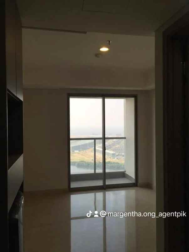 apartemen studio gold coast pik tower bahama view laut