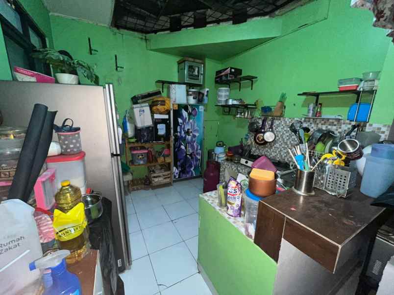 bu rumah kontrakan 8 pintu tapos depok