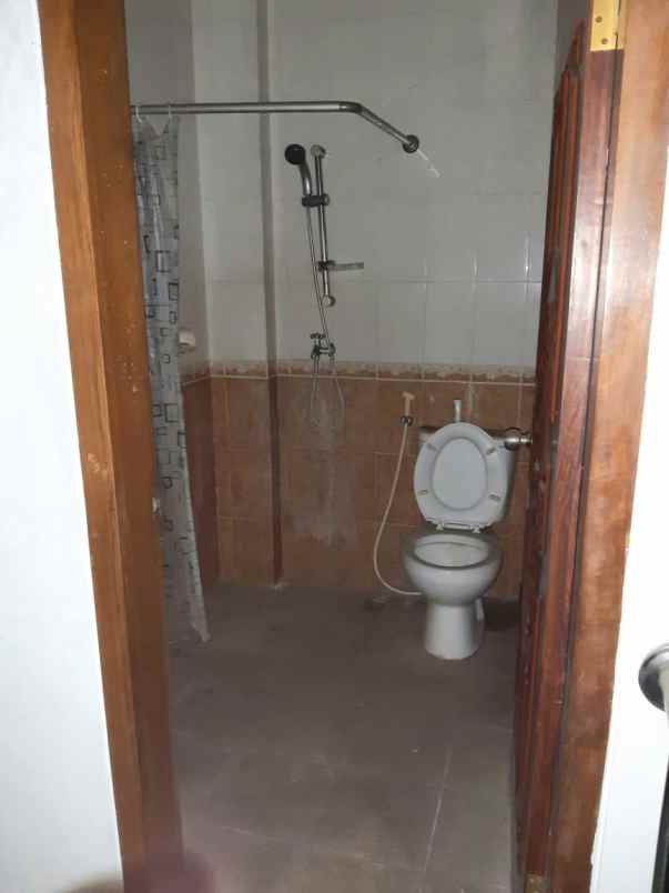 buyer only ruko 3 lantai blauran tengah kota nol jalan
