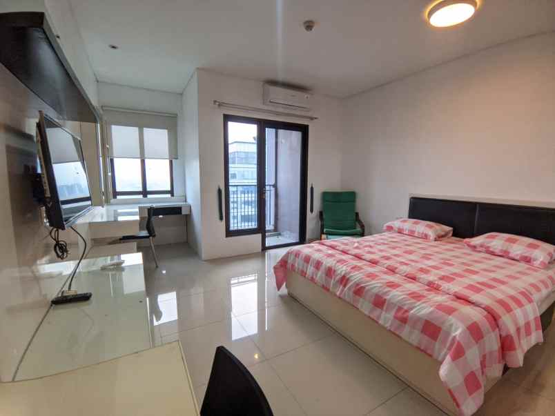 di sewa unit apartemen tipe studio furnished