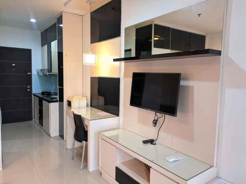 di sewa unit apartemen tipe studio furnished