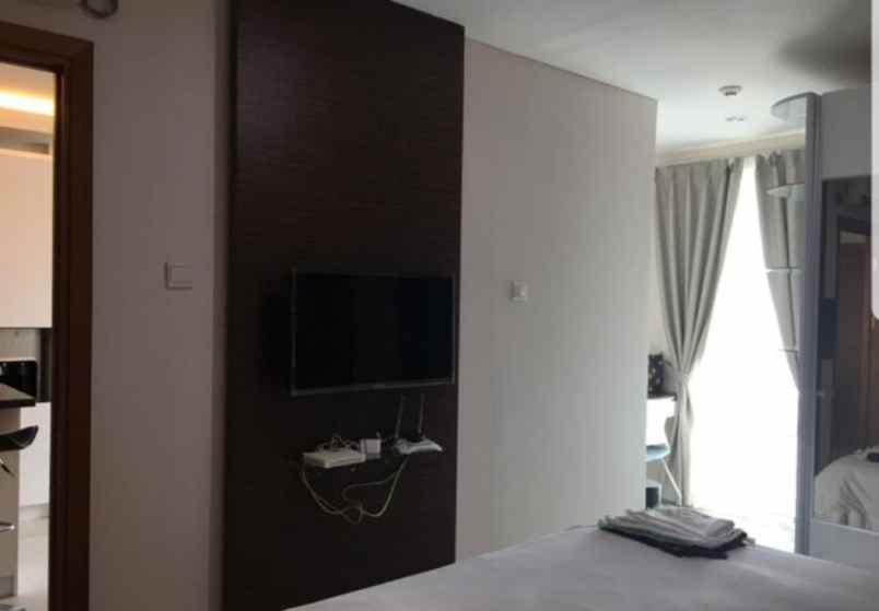 dijual apartemen 1br fullfurnished woodland park