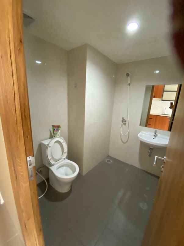 dijual apartemen siap investasi full tenant