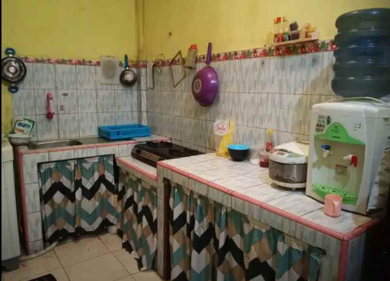 dijual cepat rumah komersil lokasi strategis 315jt