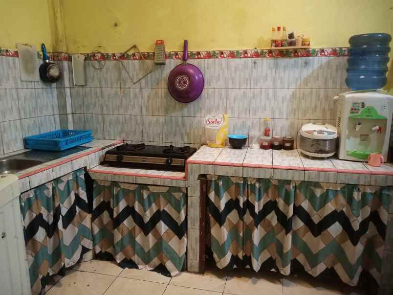 dijual cepat rumah komersil lokasi strategis 315jt