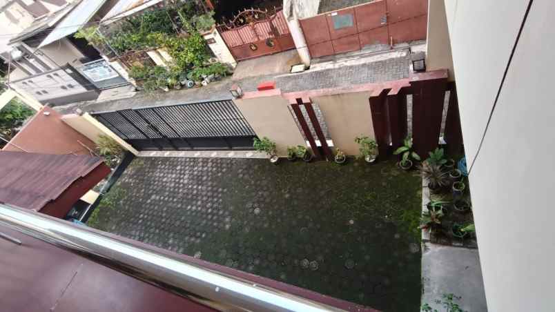 dijual kantor temlat ussha