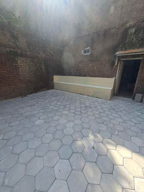 dijual kost jl sukabirus sukapura