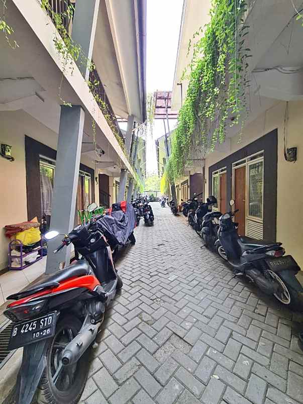 dijual kost petukangan selatan