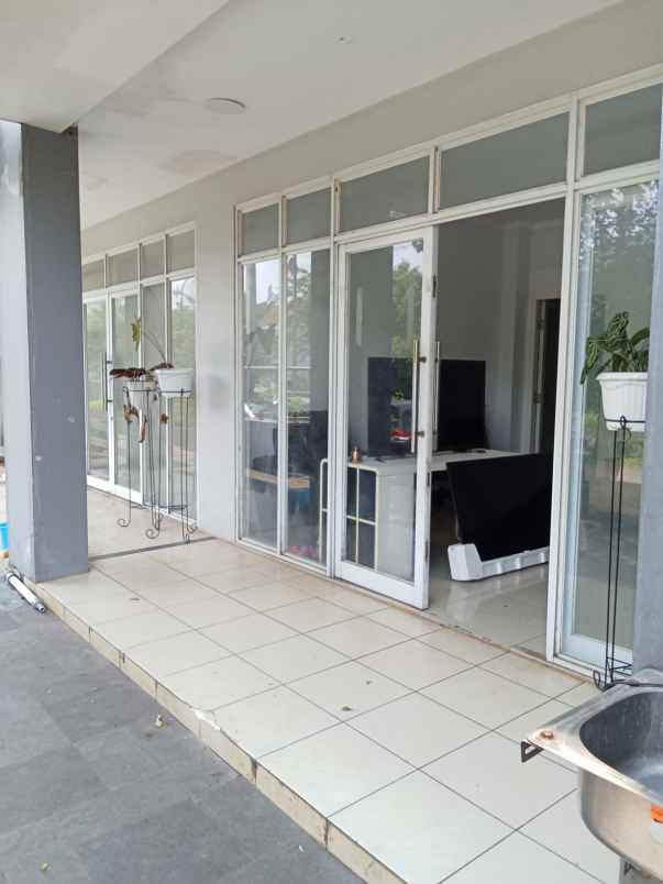 dijual ruko 3 lantai di kawasan depok cinere