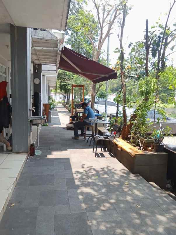 dijual ruko 3 lantai di kawasan depok cinere