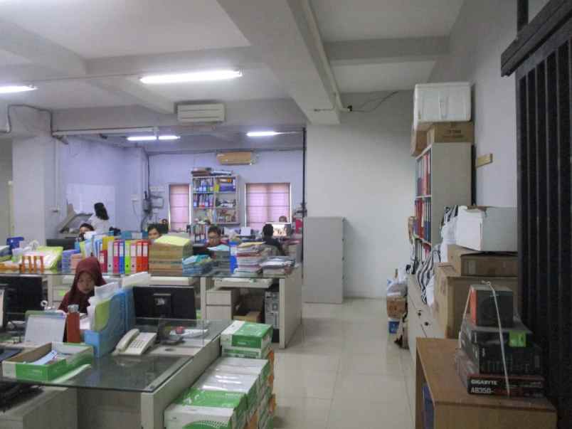 dijual ruko gudang kantor caturtunggal kec depok