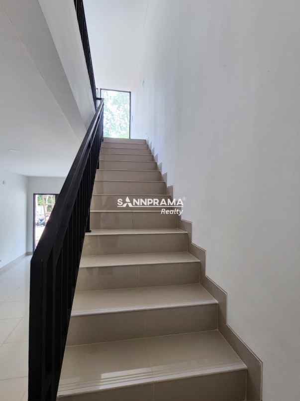 dijual ruko gudang kantor cilenggang tangsel
