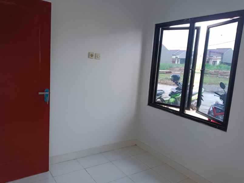 dijual rumah 2 lantai 15 menit tol sawangan