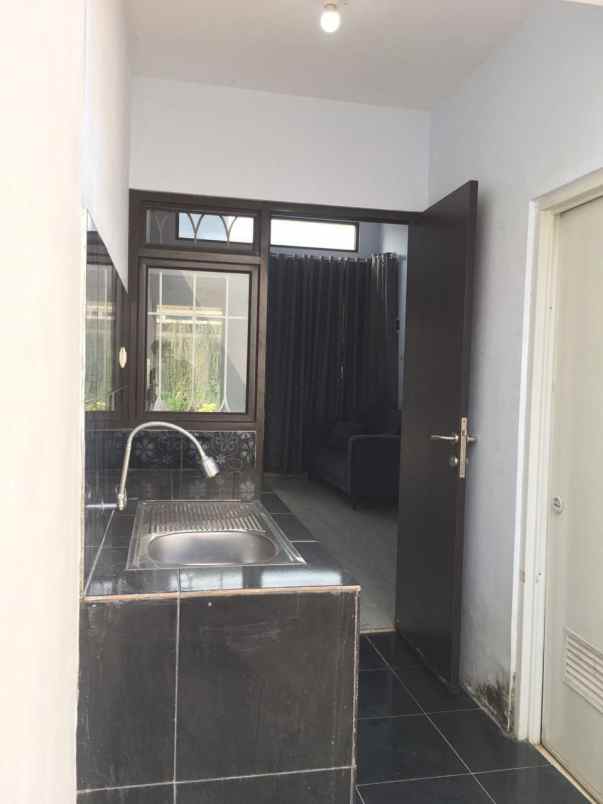 dijual rumah 2 lantai di cikarang barat cash only