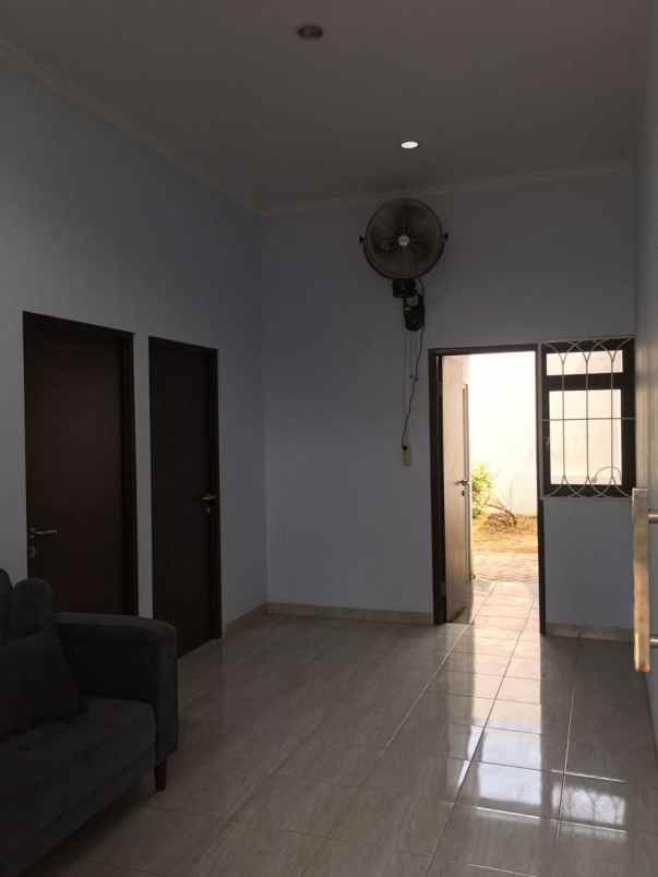 dijual rumah 2 lantai di cikarang barat cash only