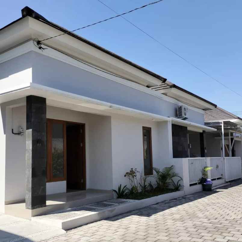 dijual rumah 300 meter ke s moel