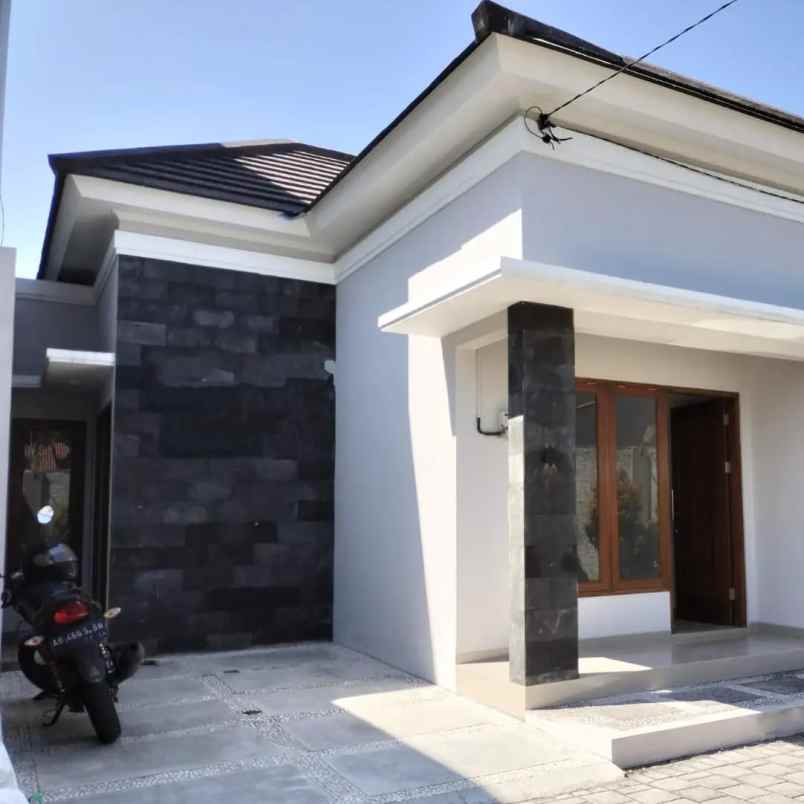 dijual rumah 300 meter ke s moel