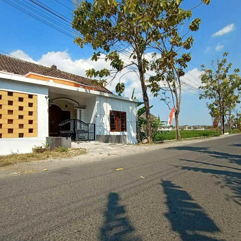 dijual rumah 5 menit kampus isi