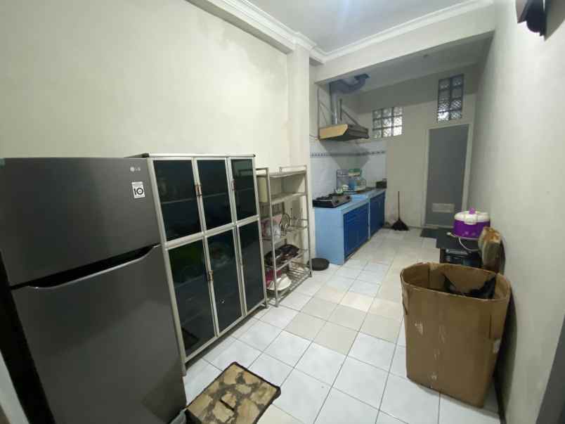 dijual rumah a h nasution