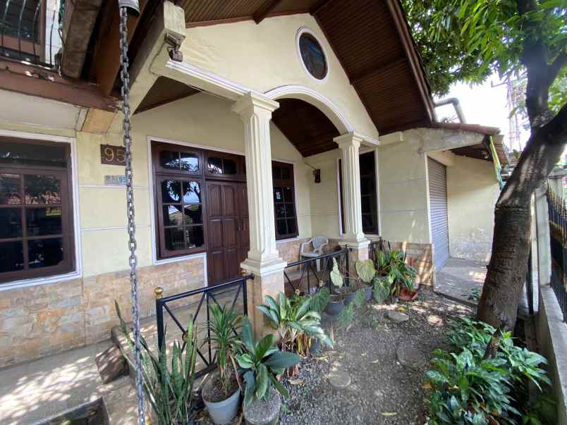 dijual rumah a h nasution