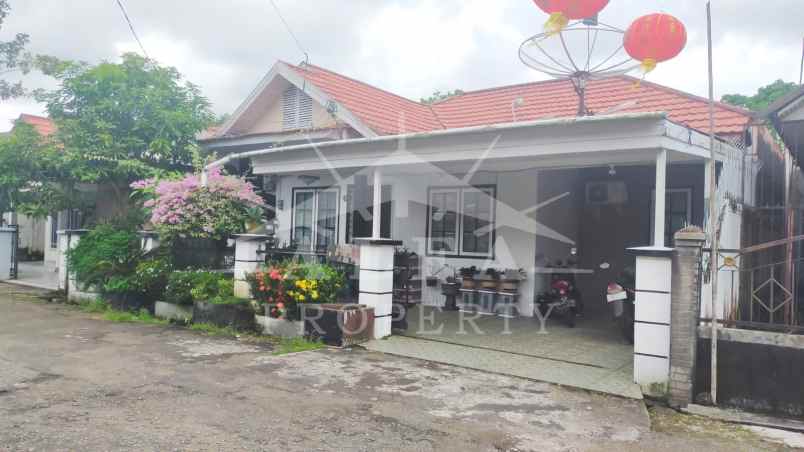 dijual rumah alex griya permai kota pontianak