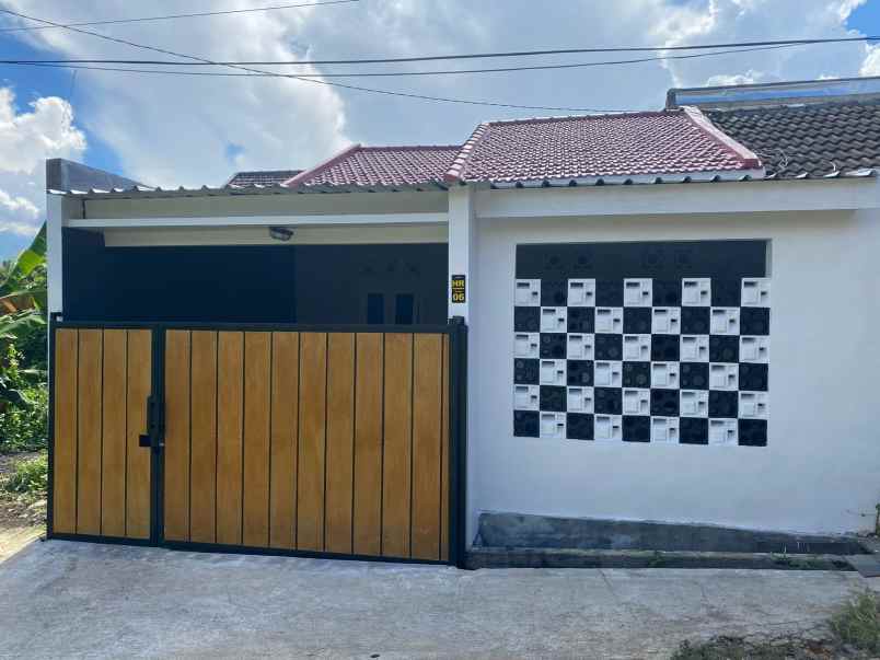 dijual rumah area malang bonus perabot