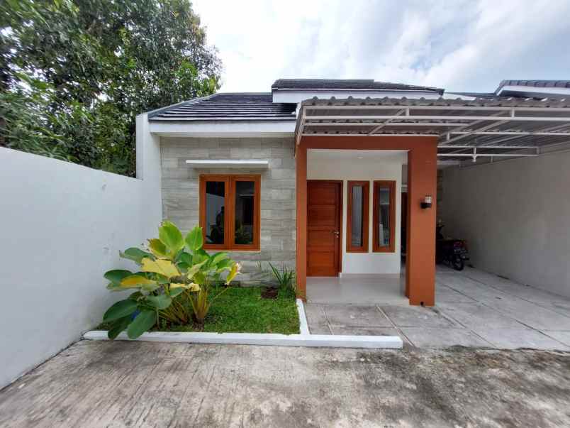 dijual rumah argosari