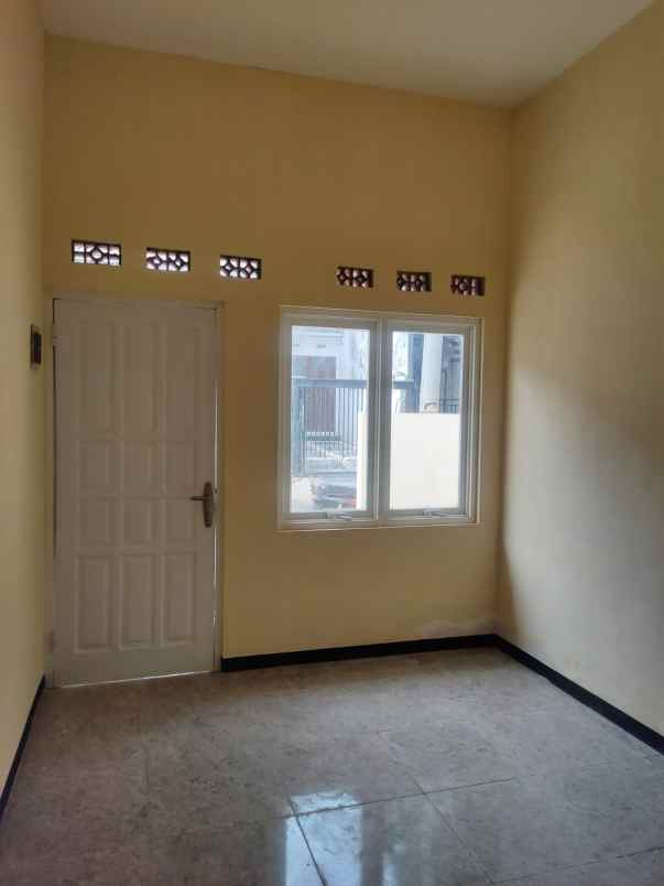 dijual rumah asrikaton