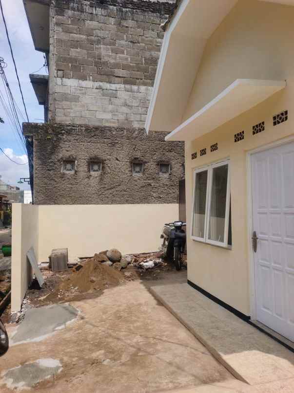 dijual rumah asrikaton