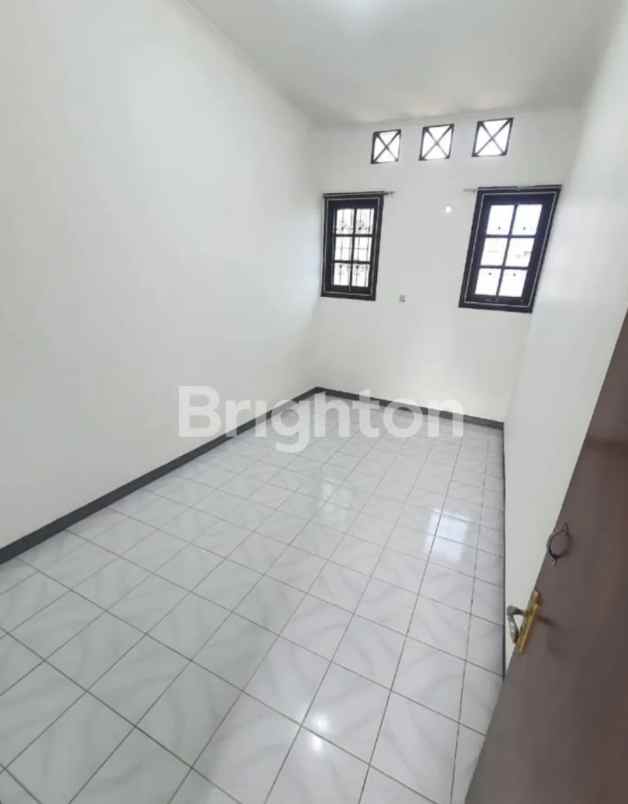 dijual rumah babatan pantai