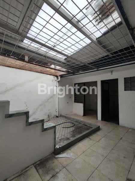 dijual rumah babatan pantai