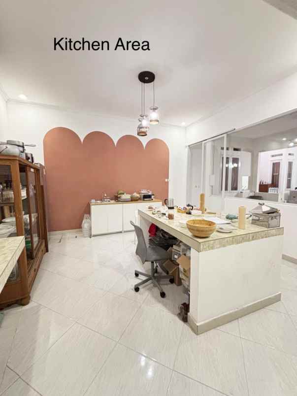 dijual rumah bagus anti banjir strategis