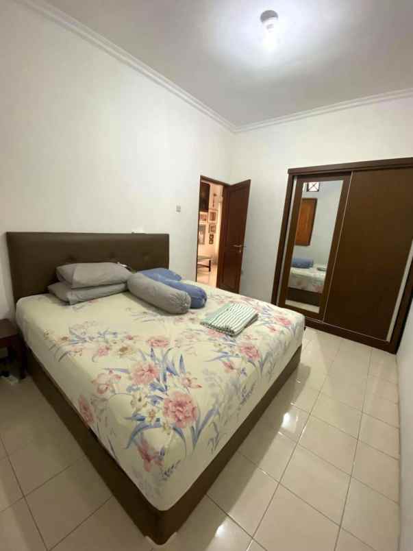 dijual rumah bagus anti banjir strategis