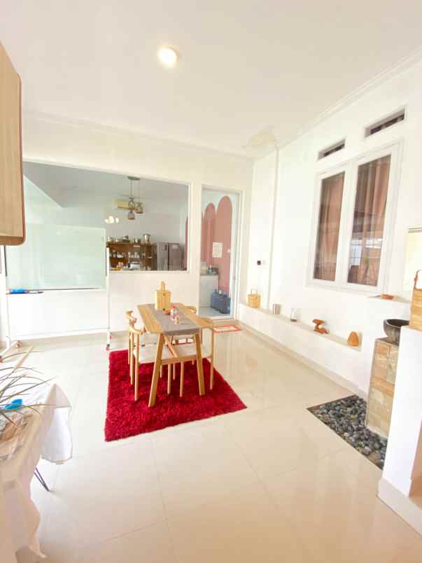 dijual rumah bagus anti banjir strategis