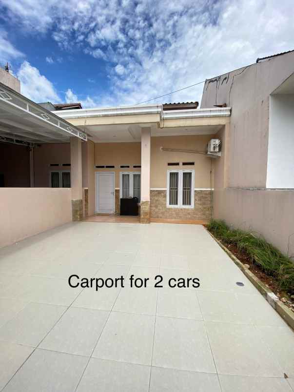 dijual rumah bagus anti banjir strategis